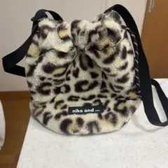 niko and... モコモコ巾着ショルダーバッグ