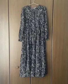 ZARA☆ロングワンピース　長袖　花柄　黒