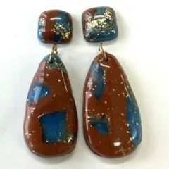 6092 ブラウンとブルーのマーブルピアス