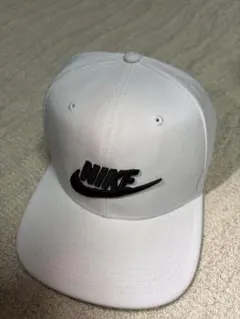 Nike ホワイト キャップ ロゴ入り
