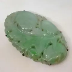 翡翠 花と葉の帯留め - メルカリ