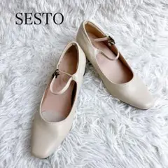 SESTO セスト アイボリー スクエアトゥ アンクルストラップ パンプス