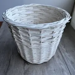 B-壁【美品】ホワイトラタン 編みかご バスケット（丸型）アンティーク
