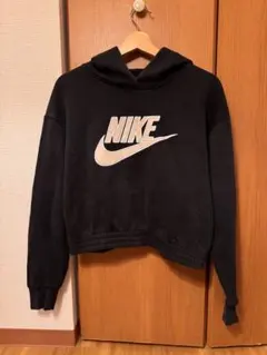 Nike ネイビー クロップド トレーナー