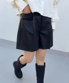 KBF デザインポケットタックショートパンツ