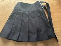 ブラック プリーツ ミニスカート ベルトデザイン