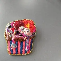 ホラーカップケーキブローチ