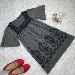 チュニック　『M』　グレー　シンプル　可愛い　フレアスリーブ　レース　半袖