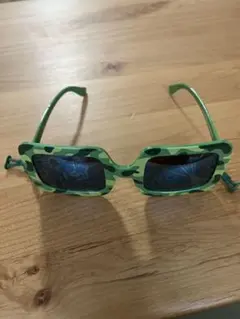 Disney グリーンアーミーメン サングラス