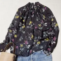 極美品 トゥモローランドコレクション シルク フラワー ギャザーブラウス Mのサムネイル