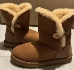 UGG Australia BAILEY BUTTON チェスナット　24cm