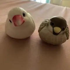 文鳥とスズメのフィギュア 2体セットのサムネイル
