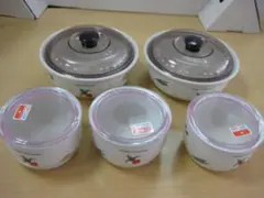 耐熱ガラス　タッパー　中2ケ、小3ケセット