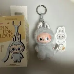 【C】ラブブ　イニシャル ぬいぐるみペンダント　ポップマート