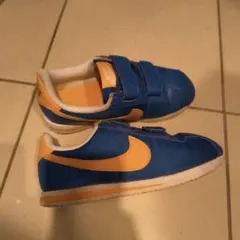 ひ*じ様 Nike コルテッツスニーカー 青/黄色 キッズ