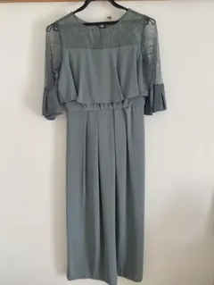 グレーのレースオフショルダーパーティードレス