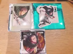 進撃の巨人　記憶への進撃　グリッター缶バッジ　ステッカー　ジャン　コニー
