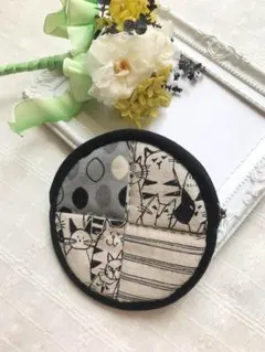 No.S19 猫 パッチワーク 手縫い コインケース 限定1作品❁¨̮