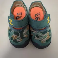 New Balance 208 ベビーサンダル グリーン・カモフラージュ