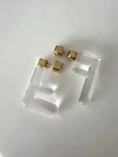 【お値下げ】FENDI FFモチーフピアス　クリア/透明のサムネイル