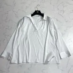 ユニクロ　ブラウス　シャツ　ホワイト　【M】 Vネック 光沢素材　美品