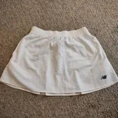 New Balance テニススコート ホワイト Sサイズ☆新品☆のサムネイル