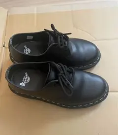 Dr. Martens 白ステッチローファー