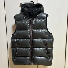 ECOALFフード付き ダウンベスト 光沢感