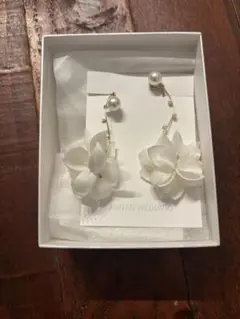 ANNA WEDDING 花モチーフ イヤリング