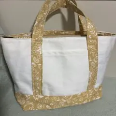 トートバッグ　仕切り付き