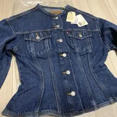 新品未使用レディース　リーバイス SCULPTED トラッカージャケット