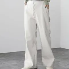 BEAMS HEART フェイクレザーフレアパンツ