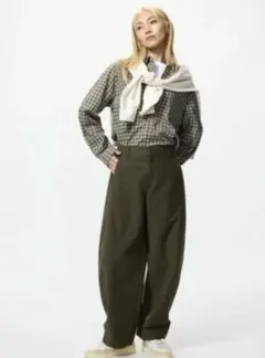 UNIQLO ジャージーバレルレッグパンツ　オリーブ　補正済み