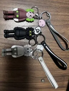 KAWS キーホルダー