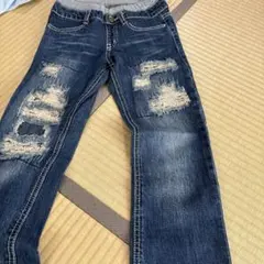 値下げ！JUNK ダメージ加工 デニムパンツ 125-135cmのサムネイル