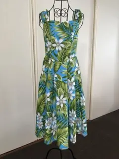 Maunaloa ノースリーブドレス 青 ハイビスカス柄 - メルカリ