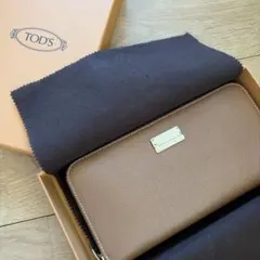 トッズ TOD'S ラウンドファスナー レザー ウォレット 長財布のサムネイル