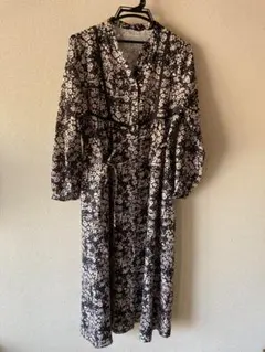 U*g様 ships colors 黒白花柄長袖シャツワンピース