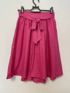 セシルマクビー　ピンク フレアスカート 膝丈 リボン付き