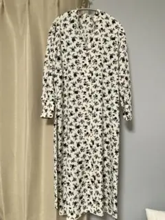 ビューティーアンドユース 花柄ワンピース