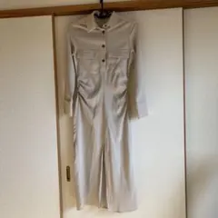 クリーム色 ボタン付きシャツドレスzara