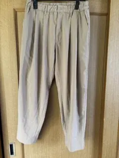 ベージュ プリーツ入り カジュアルパンツ　M