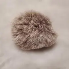 ベージュ ファー素材ヘアゴム