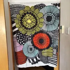 マリメッコ　ピエニシイルトラプータルハ　大柄　マルチ