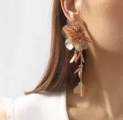 ピアス　花　結婚式　ウェディング　前撮り　卒業式　成人式　アクセサリー　ゴールド