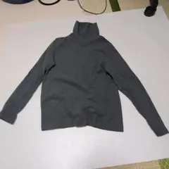 H562 グレー タートルネック 長袖