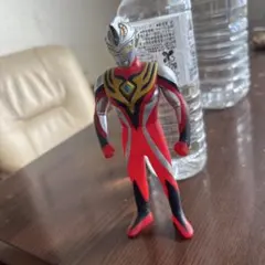 ウルトラマン フィギュア 赤と黒