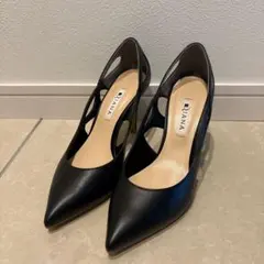 DIANA ブラック ハイヒール カットアウト