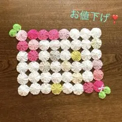 ハンドメイドヨーヨーキルトマット、インテリア　　　　　　　　　　　　花飾り