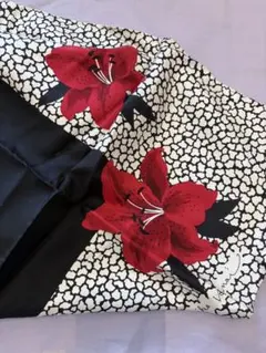 Yukiko Hanaiスカーフ 美品
